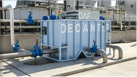 DAF Decanter